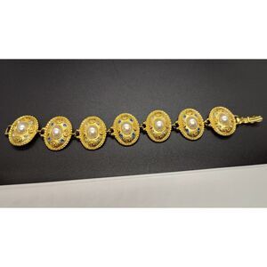 Signed Avante Gold Plated Faux Pearl & Crystal Link Bracelet